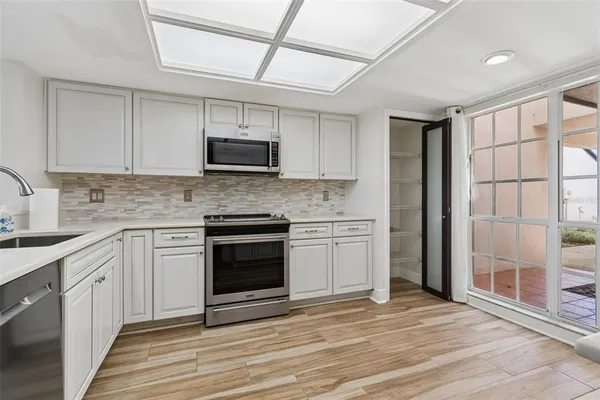 $3,000 | 4207 Arborwood Lane, Tampa, FL 33618