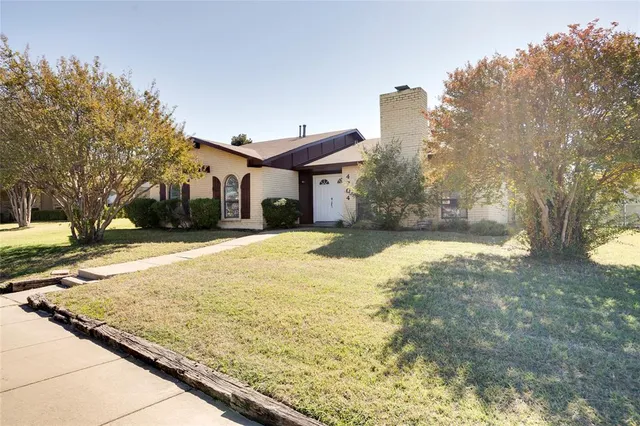 $2,295 | 4704 Pemberton Lane, The Colony, TX 75056