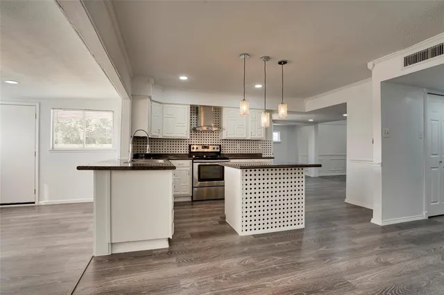 $2,295 | 4704 Pemberton Lane, The Colony, TX 75056