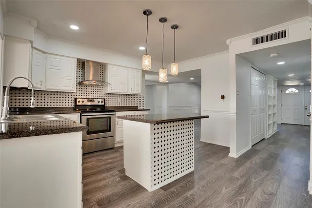 $2,295 | 4704 Pemberton Lane, The Colony, TX 75056