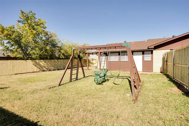 $2,295 | 4704 Pemberton Lane, The Colony, TX 75056