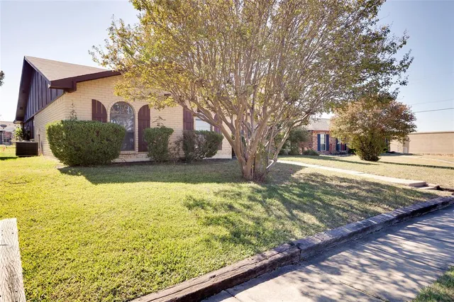 $2,295 | 4704 Pemberton Lane, The Colony, TX 75056