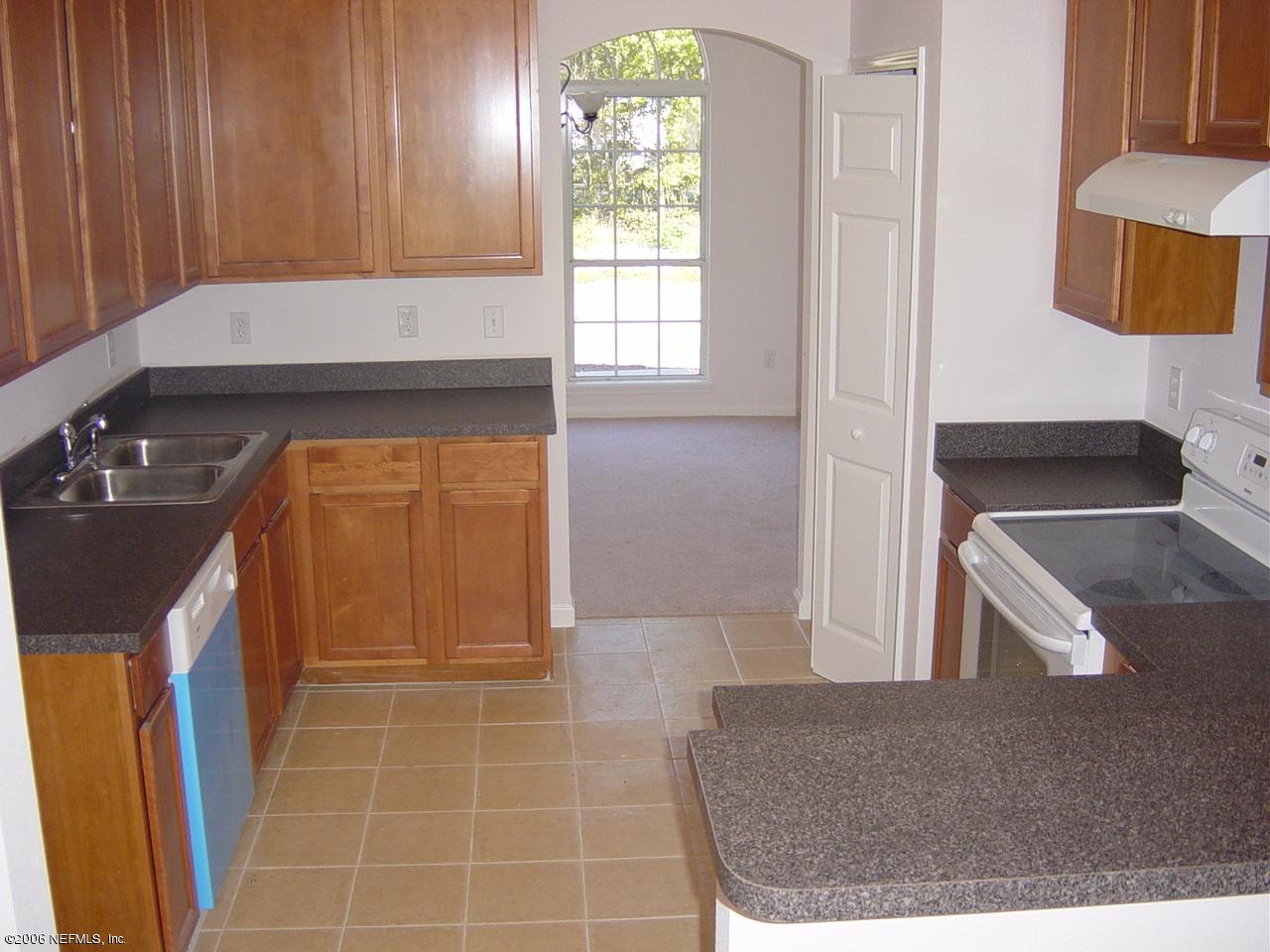 340 Chaffee Road South Jacksonville, FL 32220 - Photo 5 of 11 Kitchen