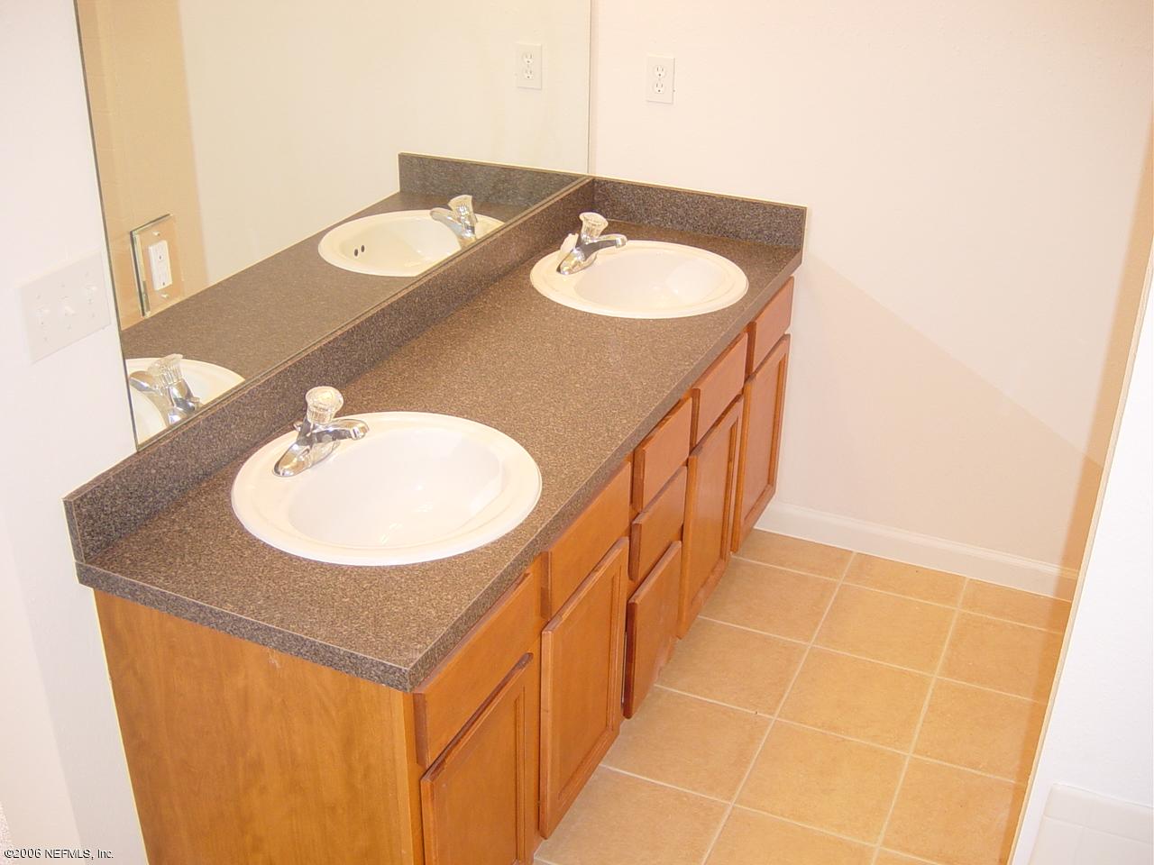 340 Chaffee Road South Jacksonville, FL 32220 - Photo 8 of 11 Master Bath