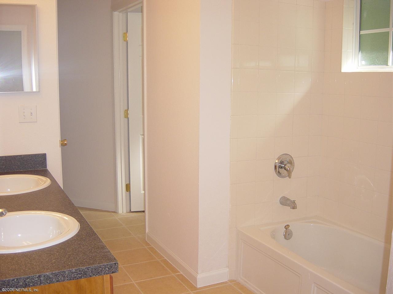 340 Chaffee Road South Jacksonville, FL 32220 - Photo 10 of 11 Guest Bath