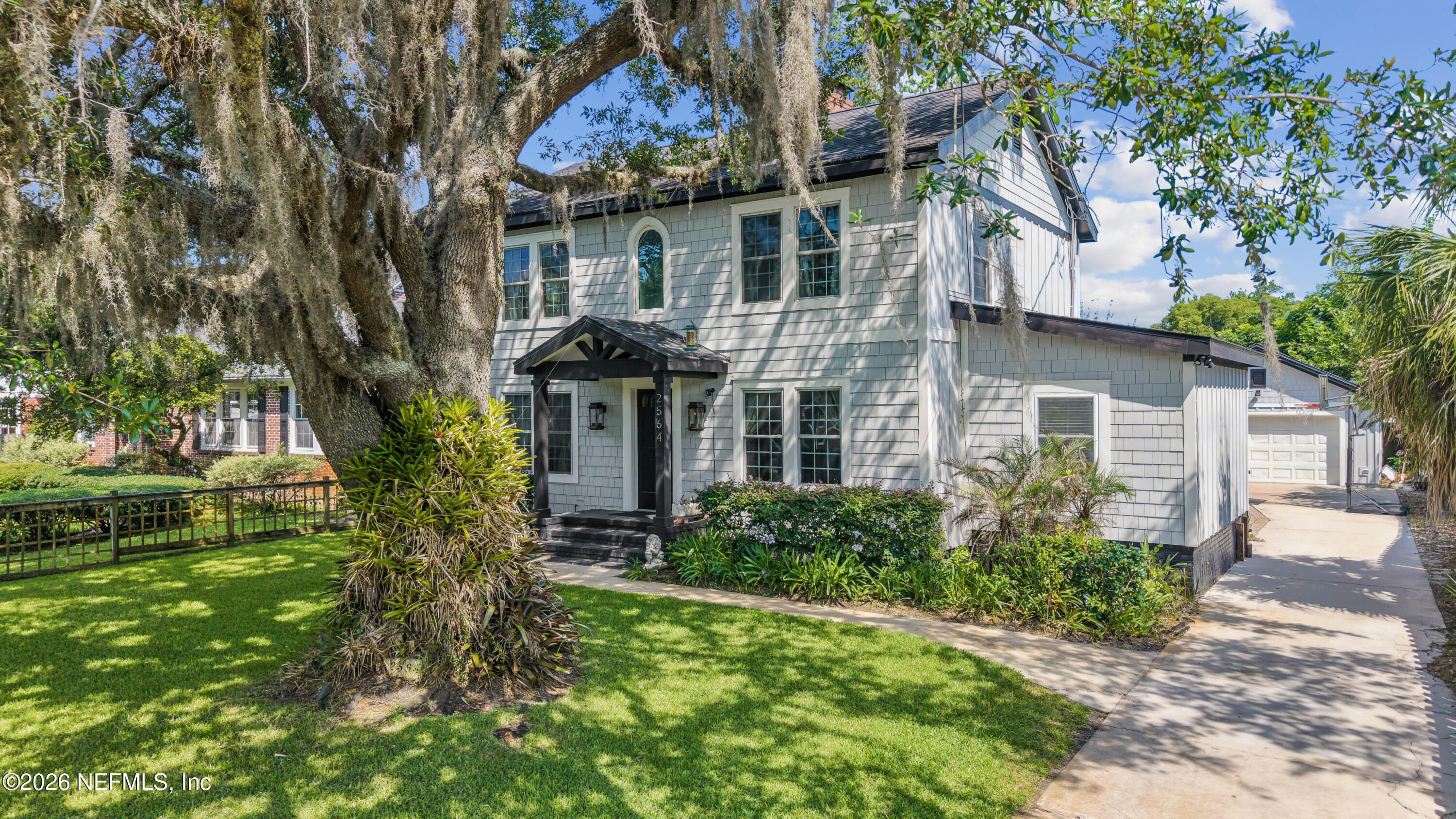 2564 Pineridge Road Jacksonville, FL 32207 - Photo 4 of 69 04_beyc6a381a6e83b15