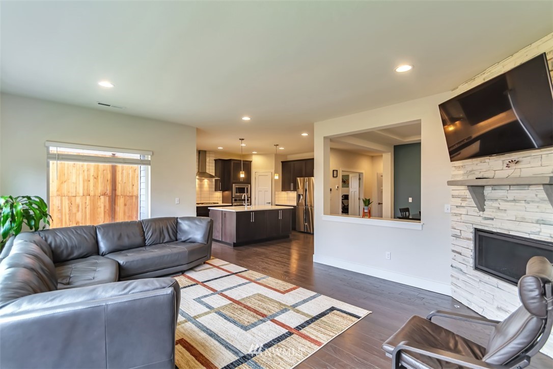 3815 194th Place Southeast Bothell, WA 98012 - Photo 2 of 28 Gallery Image 2