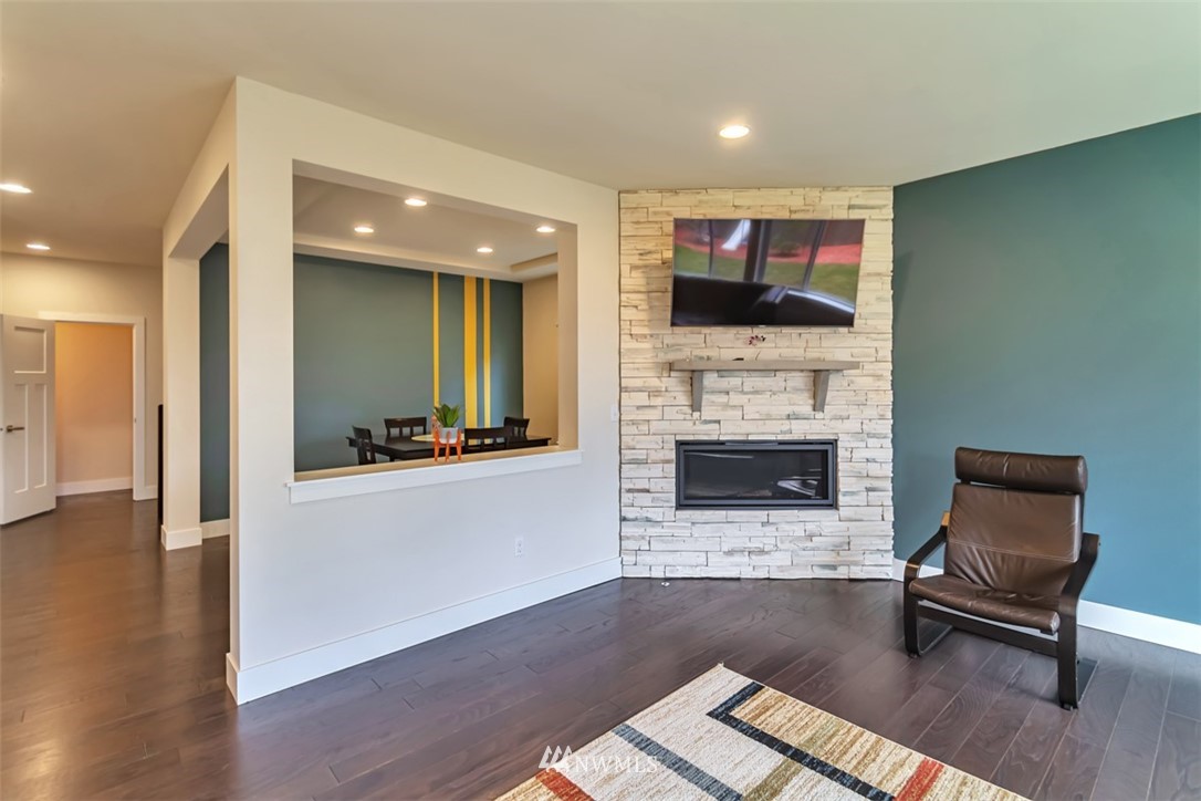 3815 194th Place Southeast Bothell, WA 98012 - Photo 10 of 28 Gallery Image 10