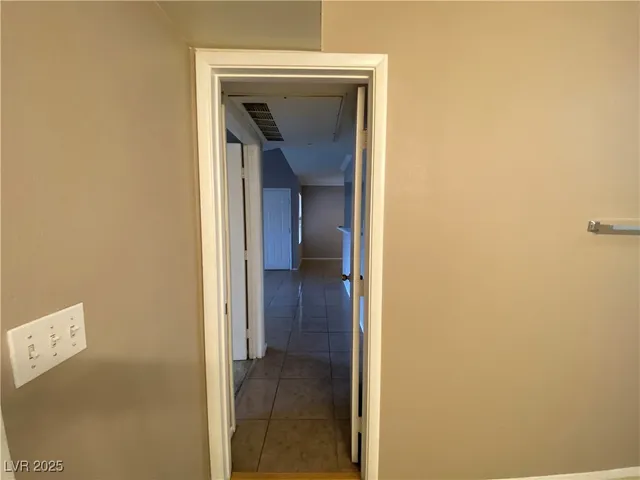 $1,172 | 1150 North Buffalo Drive, Unit 2118, Las Vegas, NV 89128