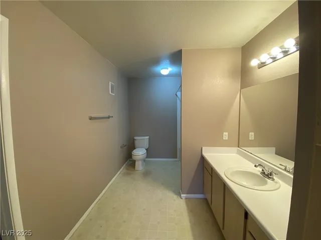 $1,172 | 1150 North Buffalo Drive, Unit 2118, Las Vegas, NV 89128