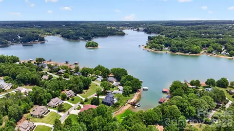 $479,900 | 128 Creekside Crossing Lane, Mooresville, NC 28117