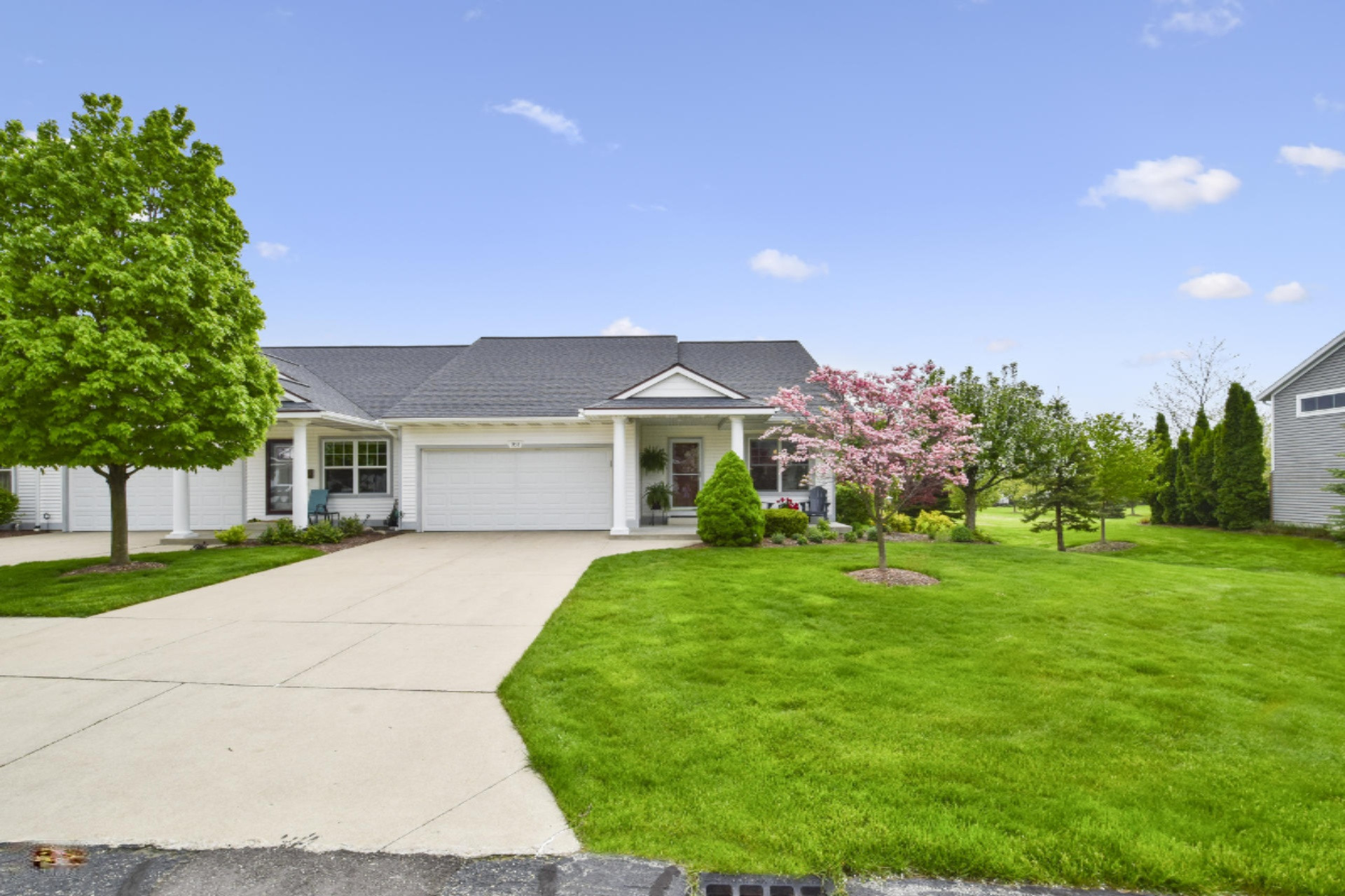 1352 East Point Ridge Holland, MI 49423 - Photo 1 of 22 000-photo-front-view-7089682