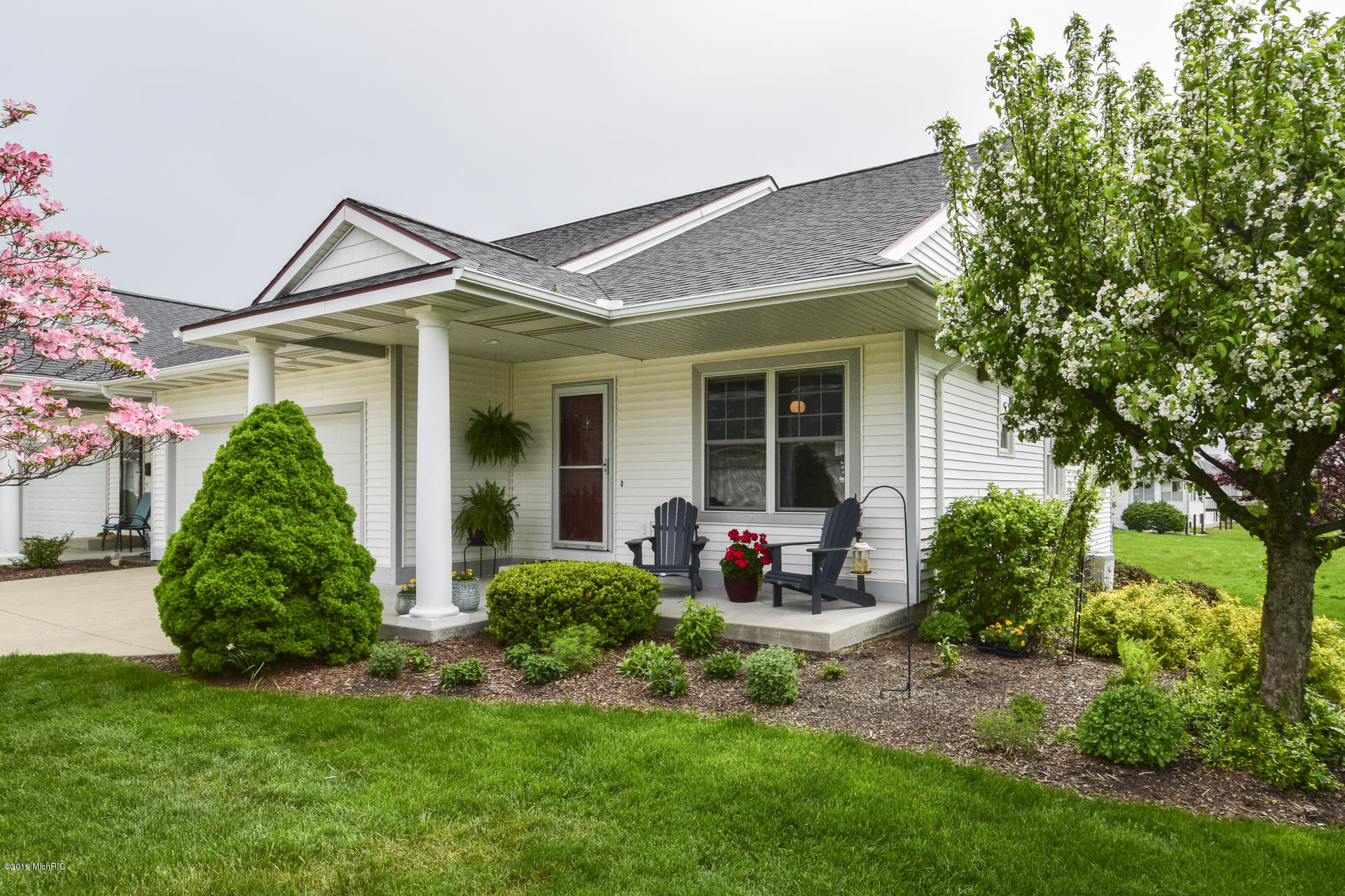 1352 East Point Ridge Holland, MI 49423 - Photo 2 of 22 001-photo-front-view-7089683