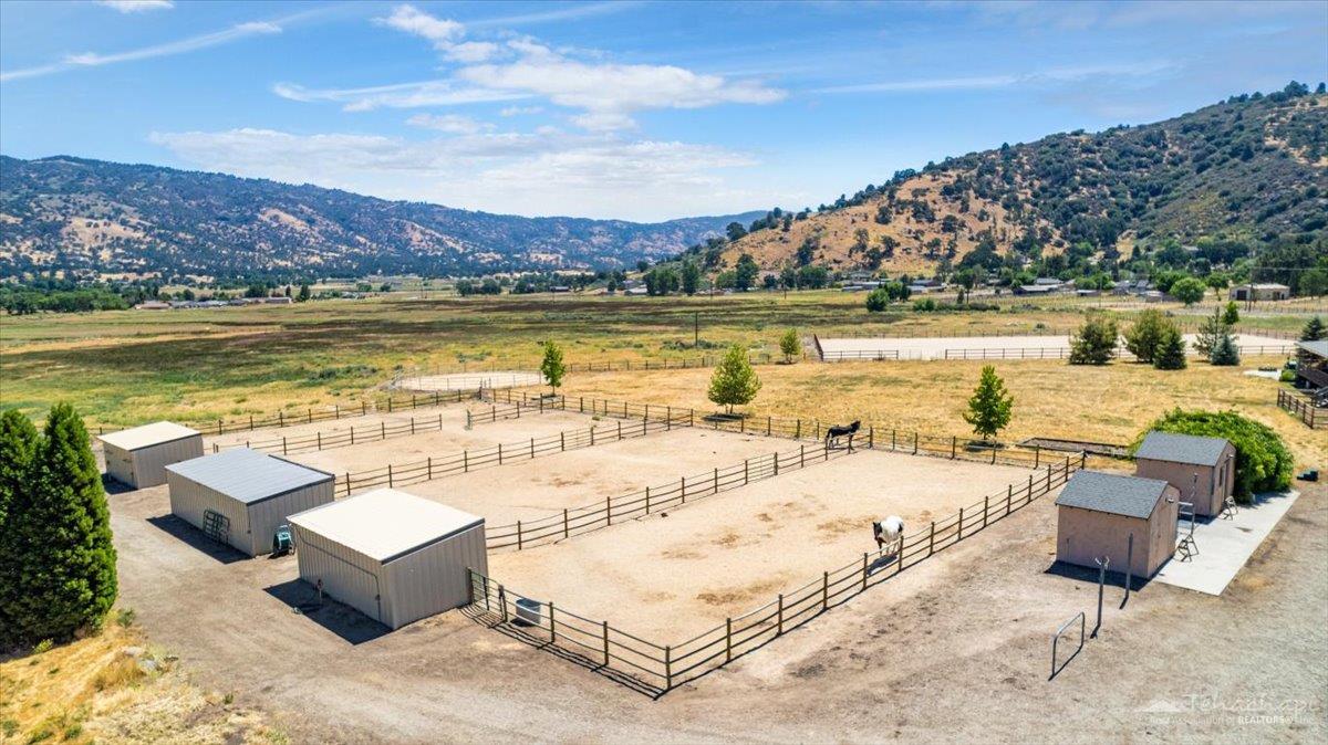 29801 South Lower Valley Road Tehachapi, CA 93561 - Photo 7 of 69 Gallery Image 7