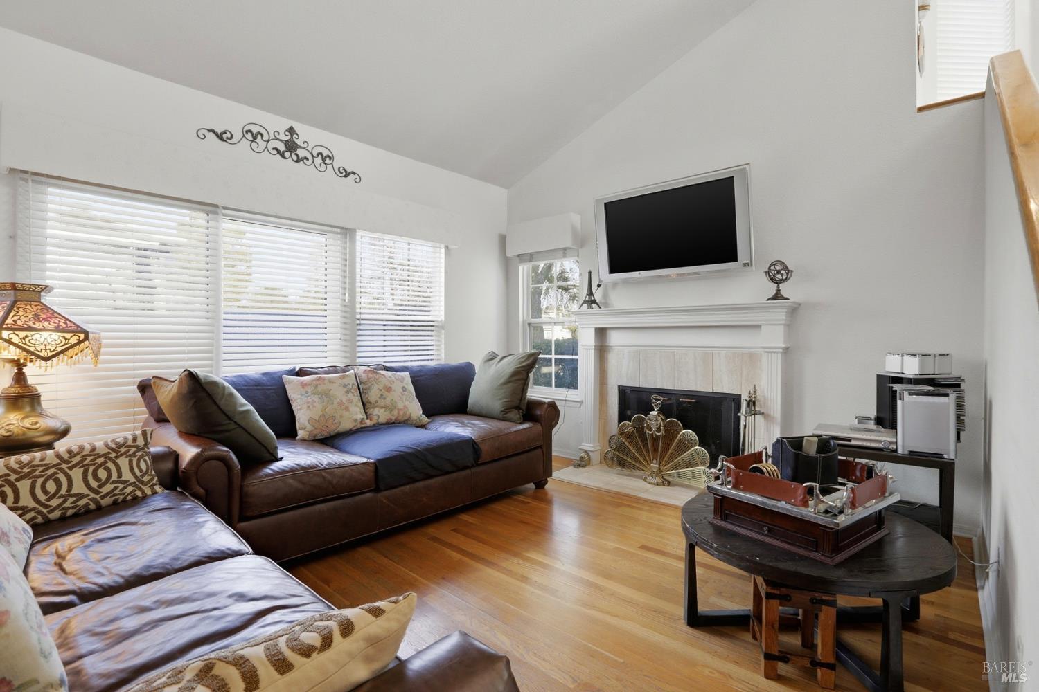 46 Mariners Circle San Rafael, CA 94903 - Photo 6 of 45