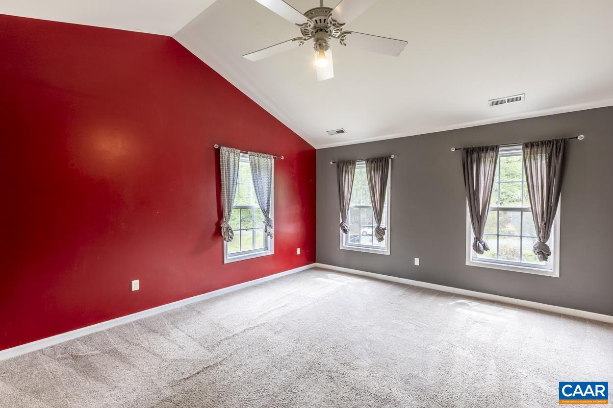 28 Xebec Road Palmyra, VA 22963 - Photo 25 of 34 an empty room with windows and closet