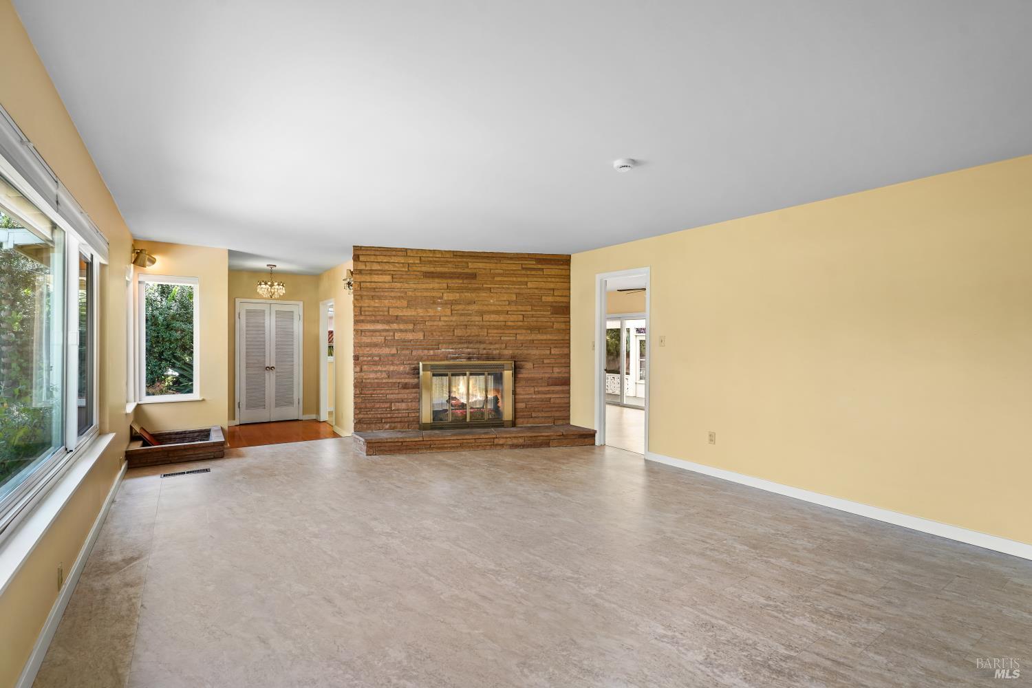 2117 Harris Court Santa Rosa, CA 95401 - Photo 11 of 62 Gallery Image 11