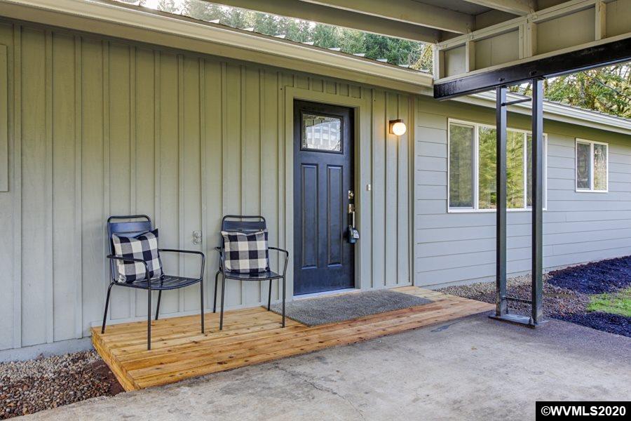 3245 Mistletoe Road Dallas, OR 97338 - Photo 4 of 28