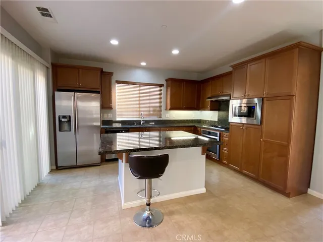 $3,700 | 372 Cardinal Lane, Upland, CA 91786