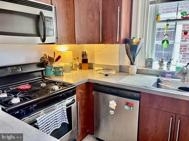 711 Walnut Street, Unit 3R Philadelphia, PA 19106 - Photo 6 of 17