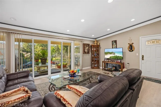 $475,000 | 726 Avenida Majorca, Unit Q, Laguna Woods, CA 92637