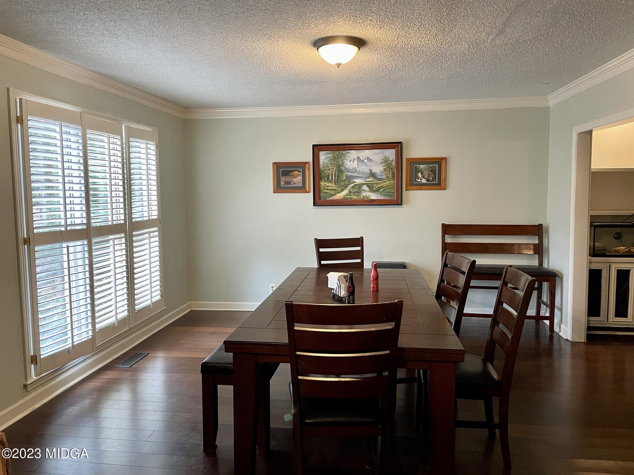 270 Castlegate Road Macon, GA 31210 - Photo 18 of 35 a view of a livingroom with furniture window and wooden floor