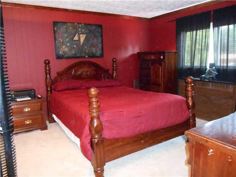 60 Pointview Road Brentwood, PA 15227 - Photo 11 of 14 Bedroom.