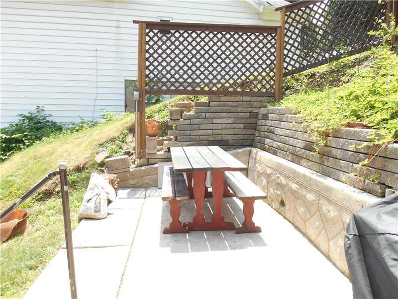 60 Pointview Road Brentwood, PA 15227 - Photo 13 of 14 Patio/Deck.