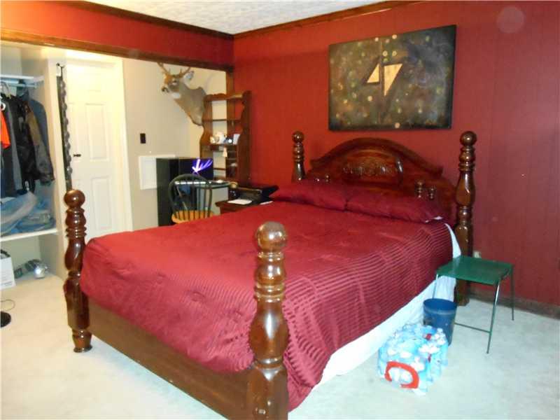 60 Pointview Road Brentwood, PA 15227 - Photo 10 of 14 Bedroom.