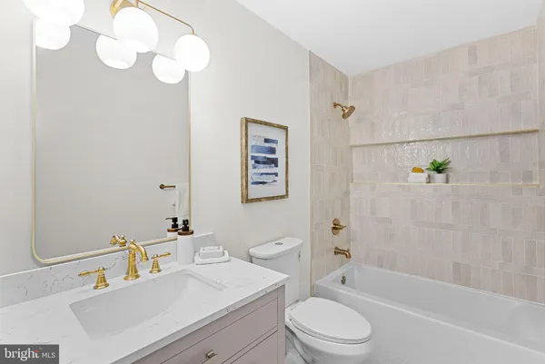 $1,150,000 | 13208 Tuckaway Drive, Herndon, VA 20171