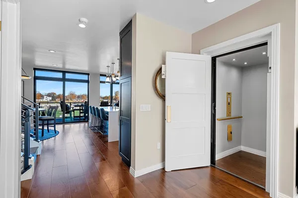 $1,695,000 | 1108 Brookwood Drive, Unit 22, Green Bay, WI 54304