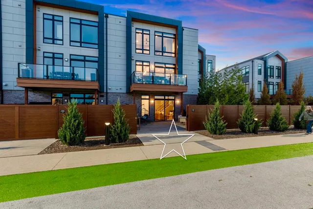 $1,695,000 | 1108 Brookwood Drive, Unit 22, Green Bay, WI 54304