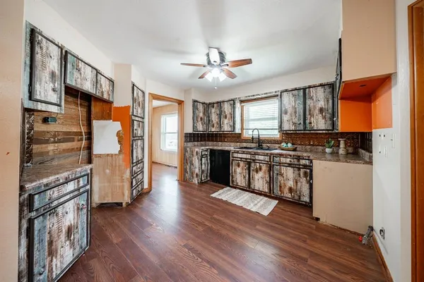 $324,900 | 1001 East Nevada Street, Seymour, TX 76380