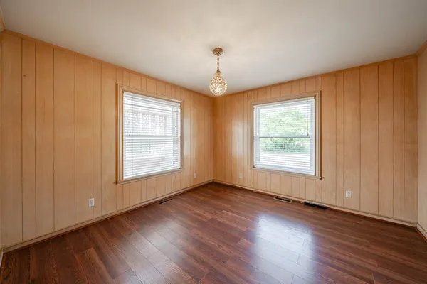 $324,900 | 1001 East Nevada Street, Seymour, TX 76380