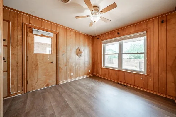 $324,900 | 1001 East Nevada Street, Seymour, TX 76380