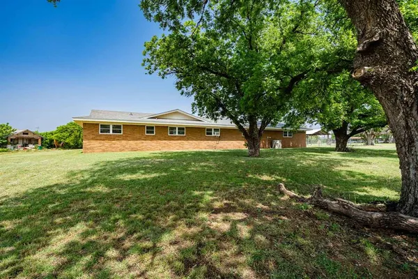 $324,900 | 1001 East Nevada Street, Seymour, TX 76380