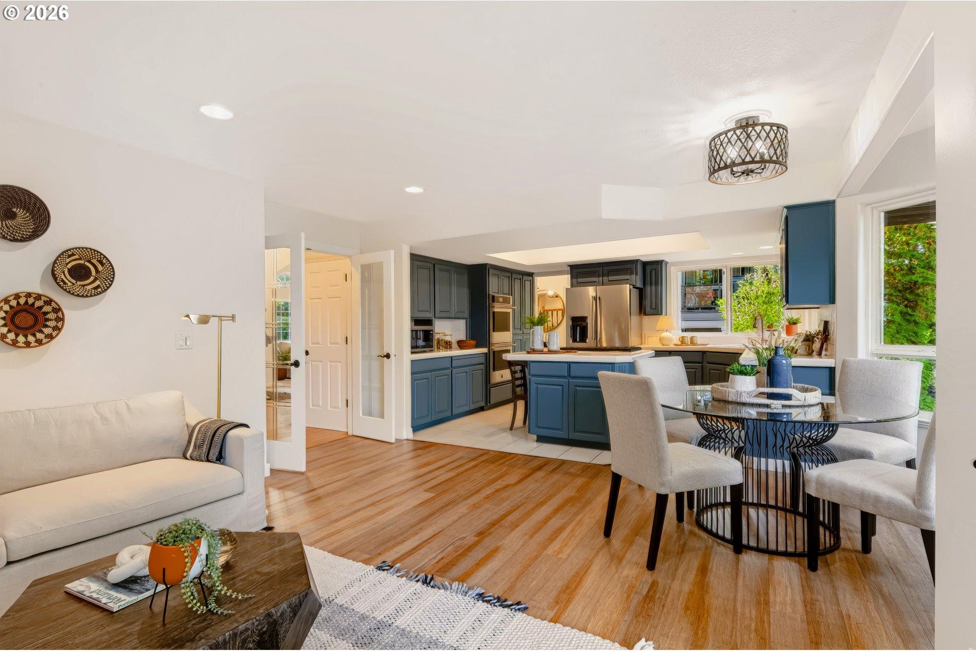 6850 Apollo Road West Linn, OR 97068 - Photo 9 of 44 Kitchen/Family Room