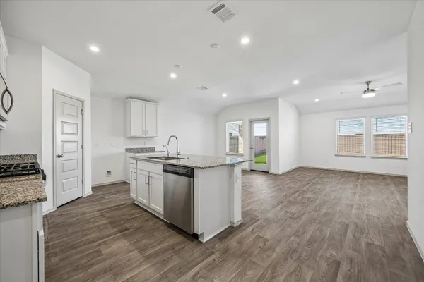 $2,500 | 3505 Rockefeller Road, Texas City, TX 77591