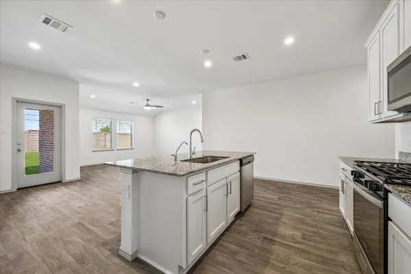 $2,500 | 3505 Rockefeller Road, Texas City, TX 77591