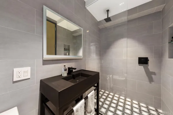 $50,000 | 500 Greenwich Street, Unit 401 | Hudson Square