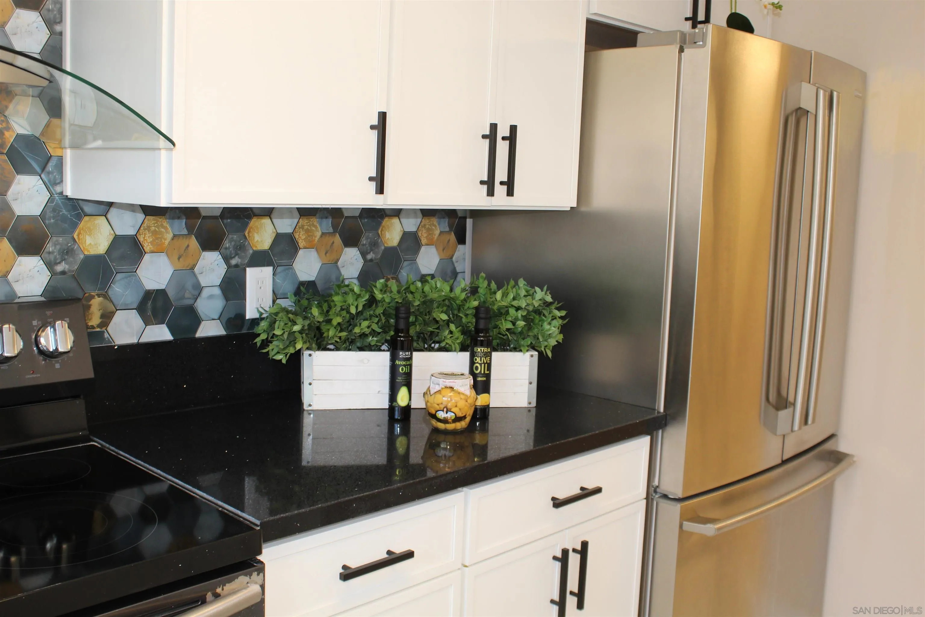 11935 Royal Road, Unit B El Cajon, CA 92021 - Photo 4 of 25