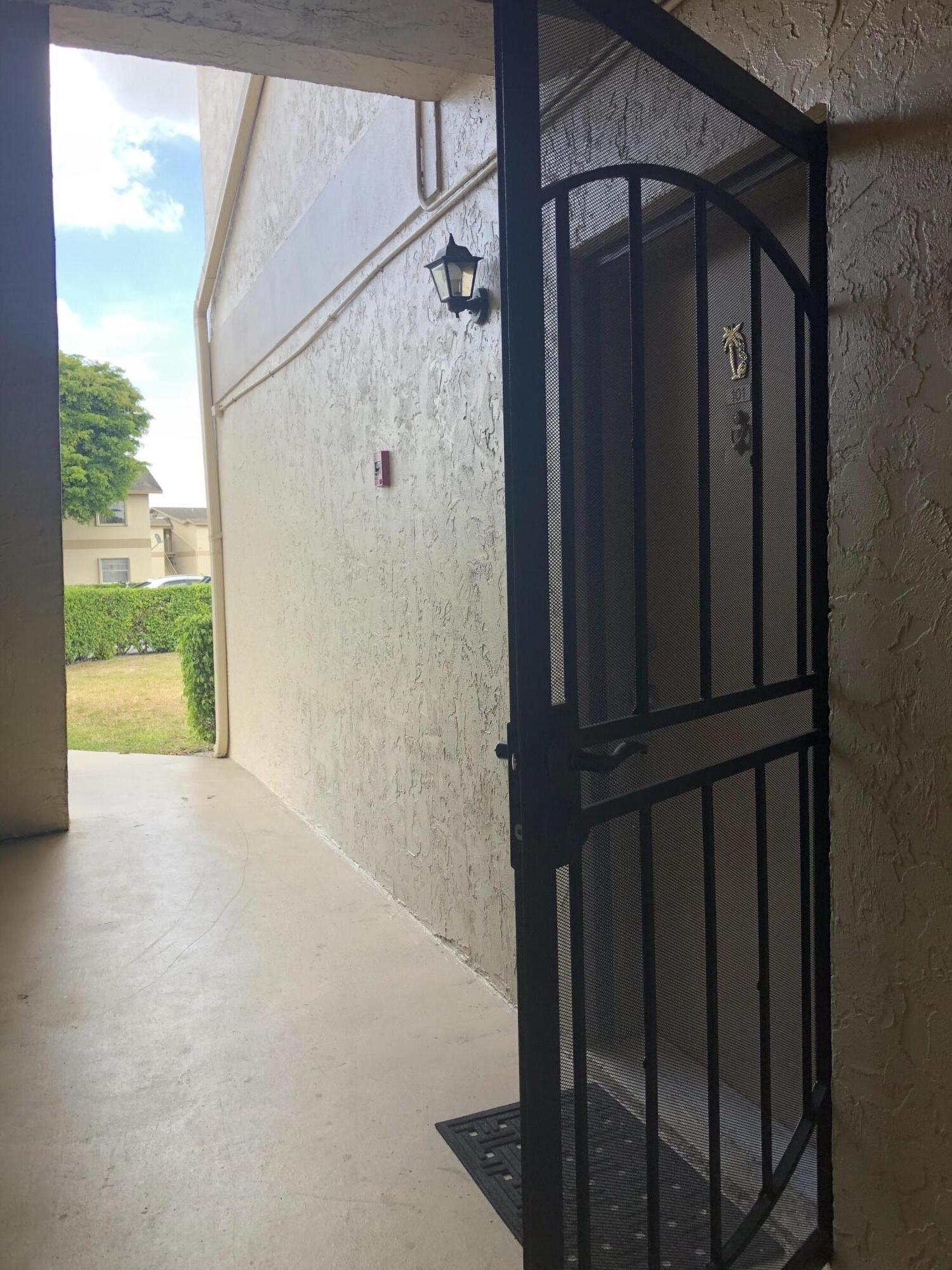1790 Abbey Road, Unit 101 West Palm Beach, FL 33415 - Photo 20 of 23 image_67152897