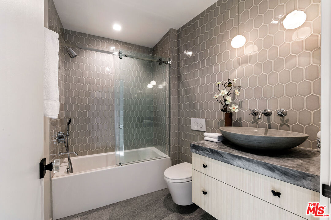 31558 Victoria Point Road Malibu, CA 90265 - Photo 47 of 55