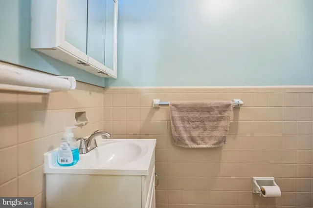 $1,875,000 | 2047 Locust Street, Philadelphia, PA 19103