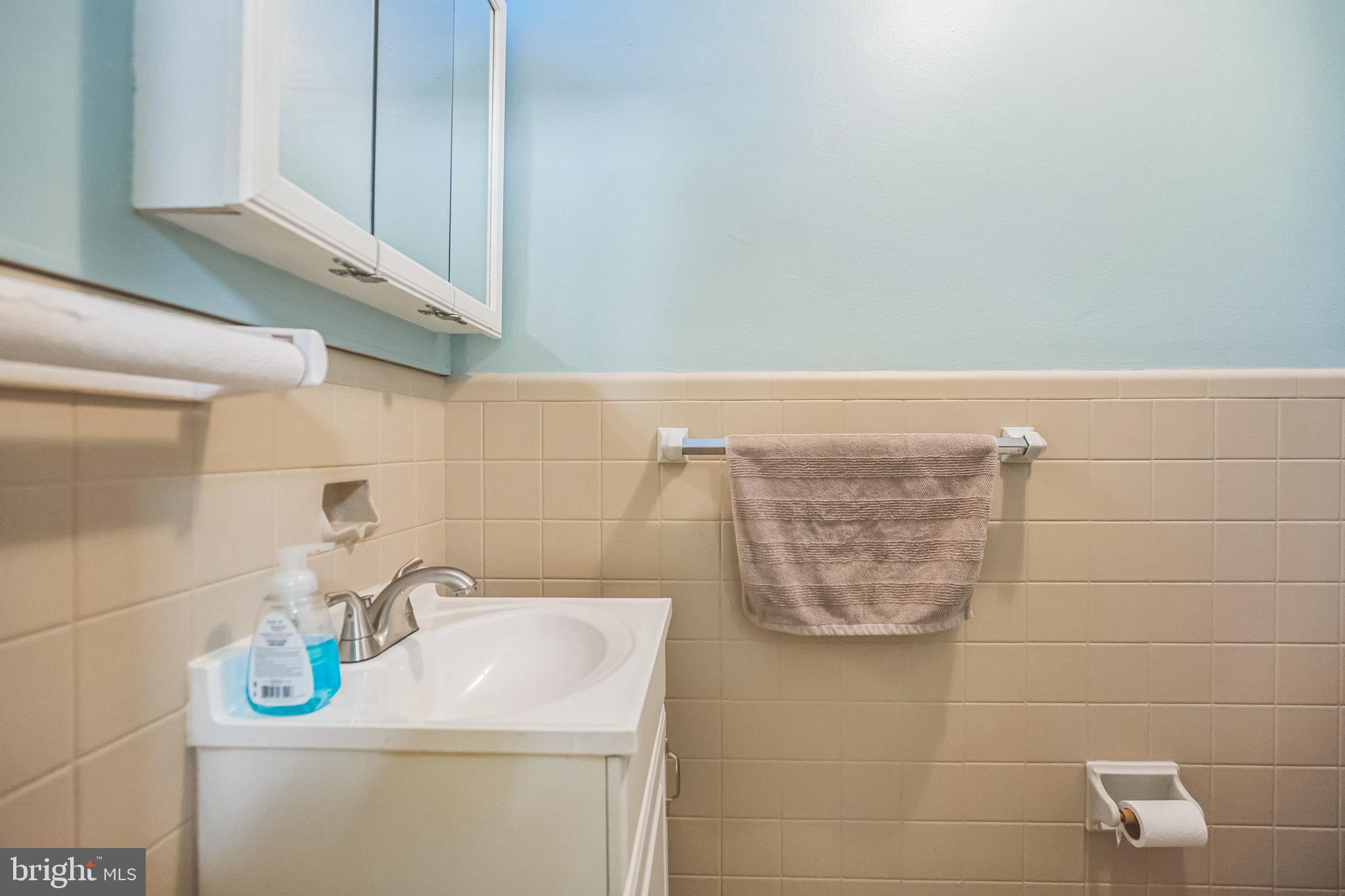 2047 Locust Street Philadelphia, PA 19103 - Photo 14 of 33 The 2nd 1st Floor Half Bathroom