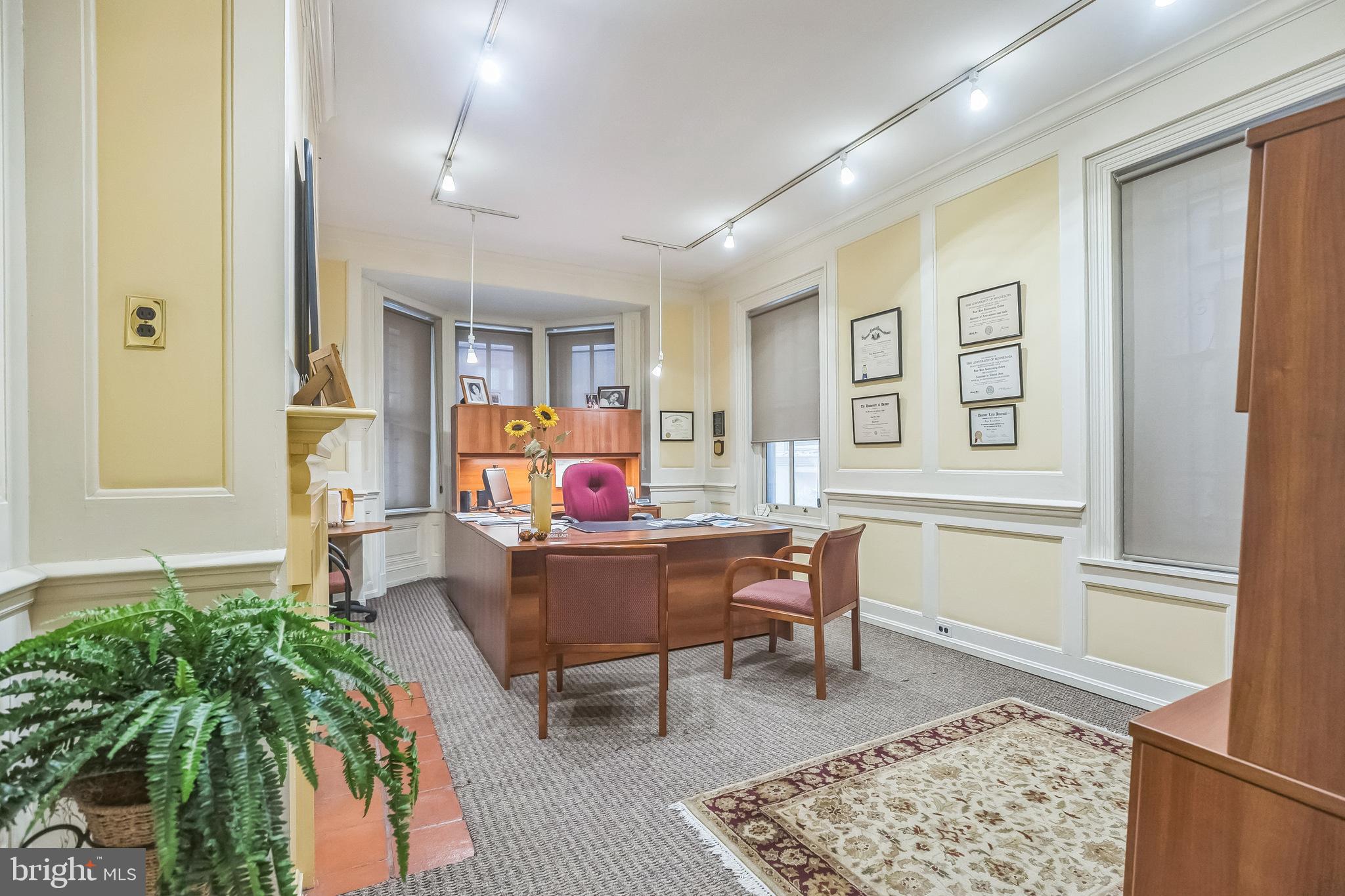 2047 Locust Street Philadelphia, PA 19103 - Photo 16 of 33 2nd Floor Main Office