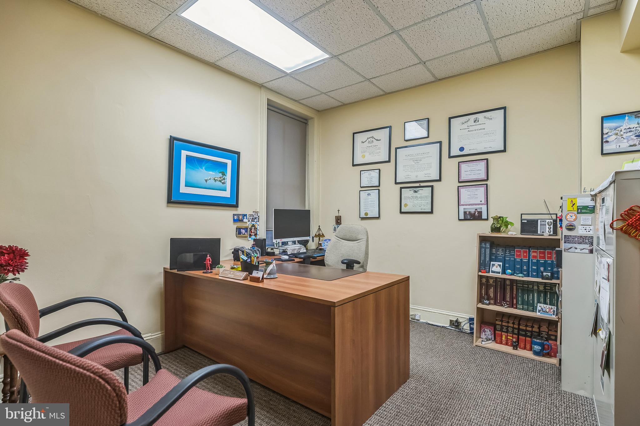 2047 Locust Street Philadelphia, PA 19103 - Photo 20 of 33 2nd Floor Office