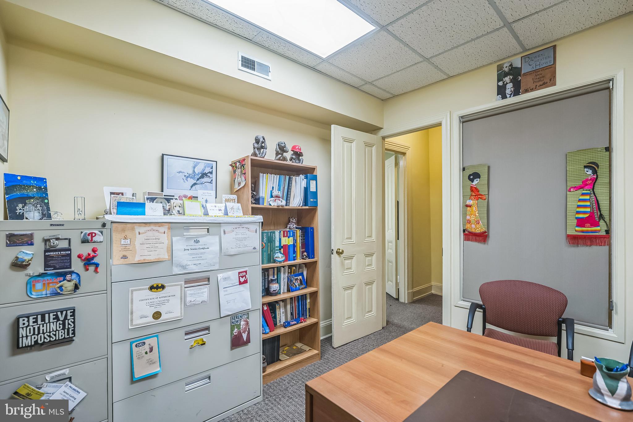 2047 Locust Street Philadelphia, PA 19103 - Photo 21 of 33 2nd Floor Office