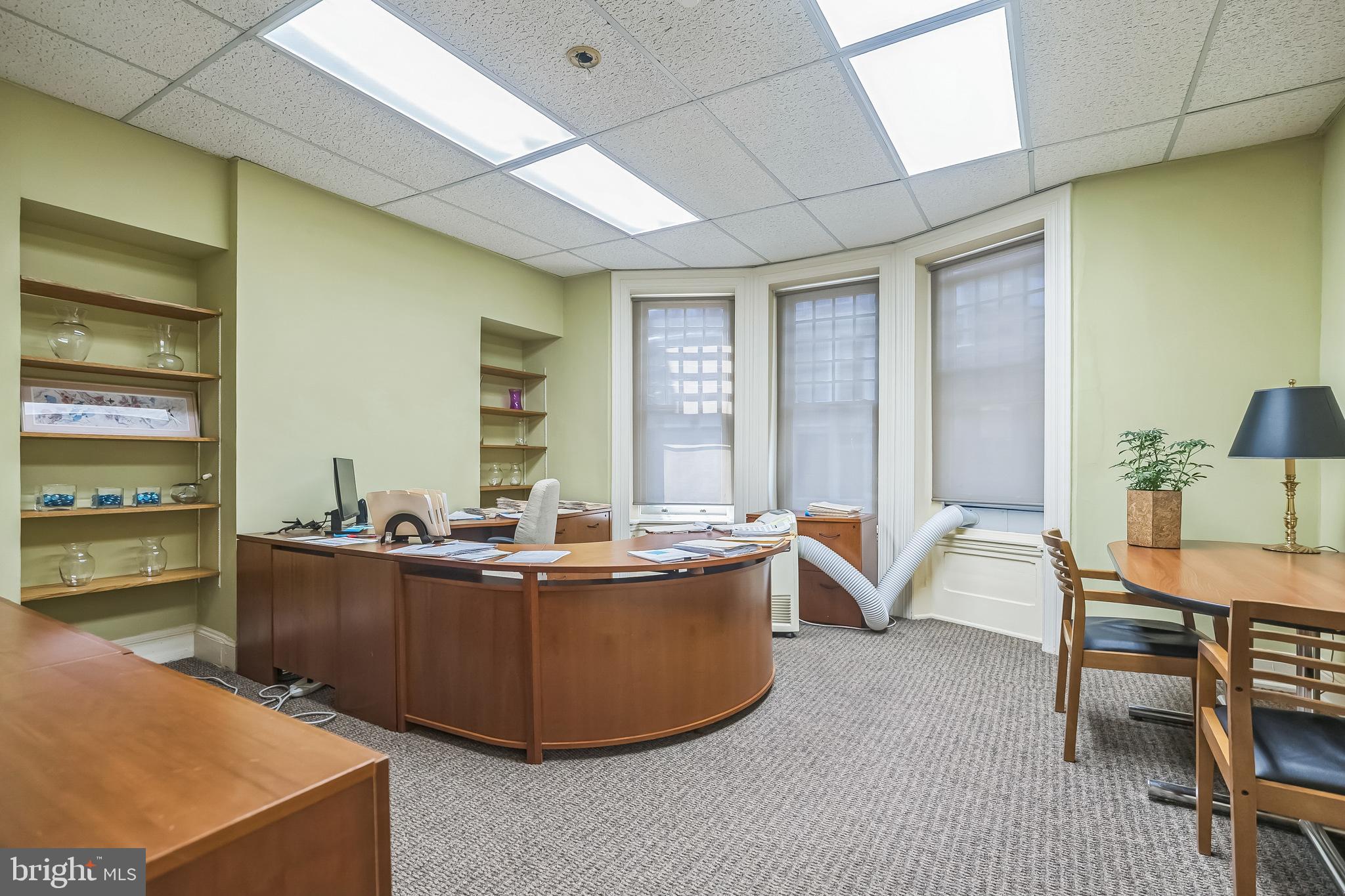 2047 Locust Street Philadelphia, PA 19103 - Photo 22 of 33 2nd Floor Office