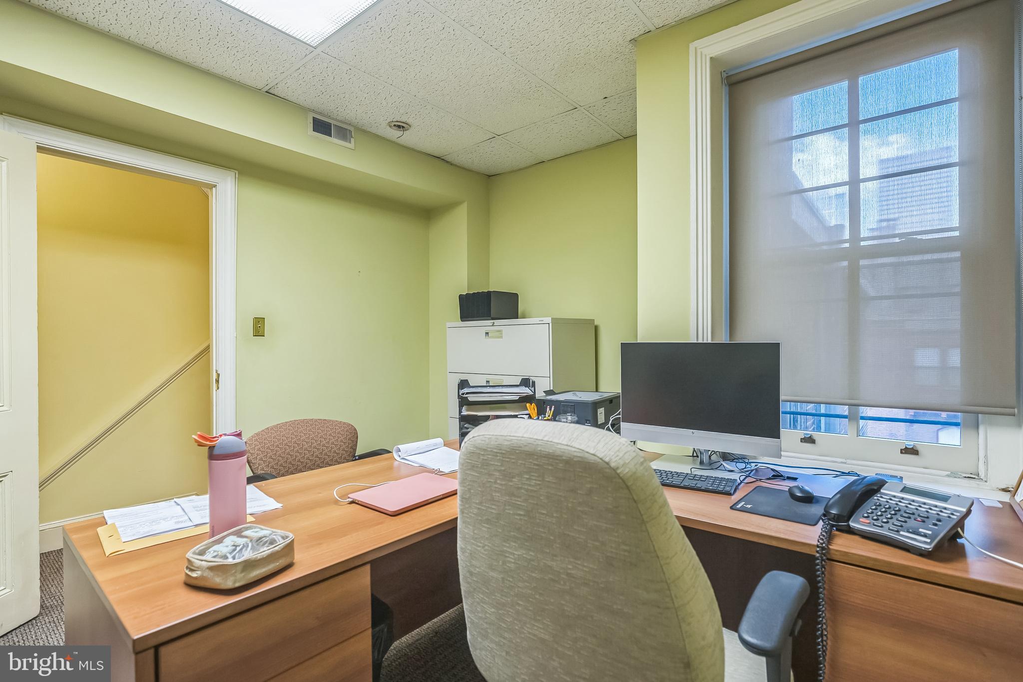 2047 Locust Street Philadelphia, PA 19103 - Photo 29 of 33 3rd Floor Office